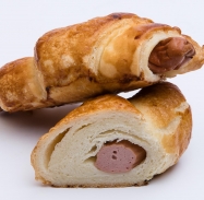 Croissant virslivel töltve