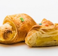 Croissant vanília pudinggal töltve